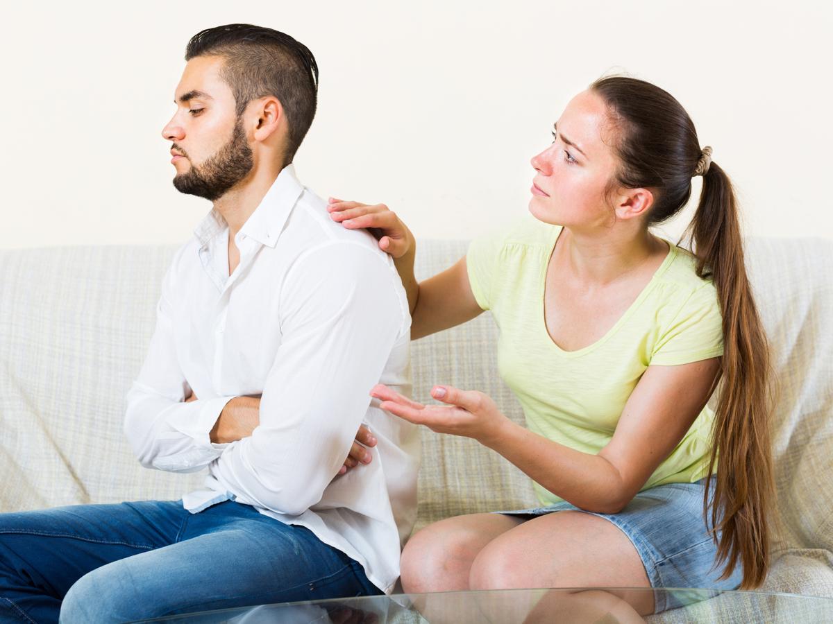 Психология: почему муж оскорбляет и унижает жену