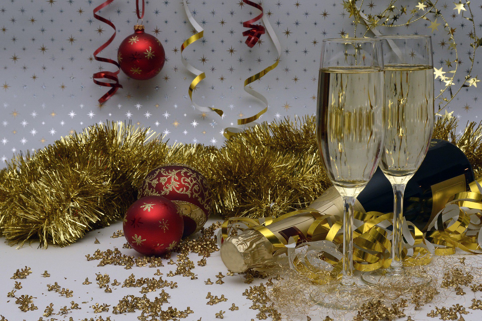 Как встречать Новый год: новогодние приметы и суеверия