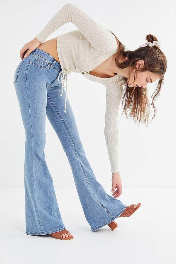 Модные джинсы клеш